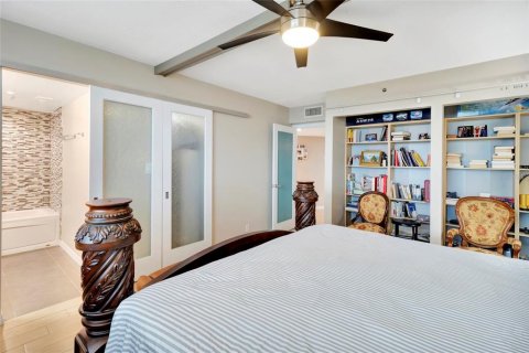 Condo in Orlando, Florida, 2 bedrooms № 2221905 - photo 14