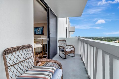 Condo in Orlando, Florida, 2 bedrooms № 2221905 - photo 20