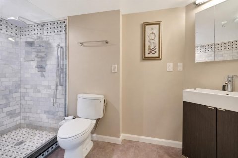 Condo in Orlando, Florida, 2 bedrooms № 2221905 - photo 15