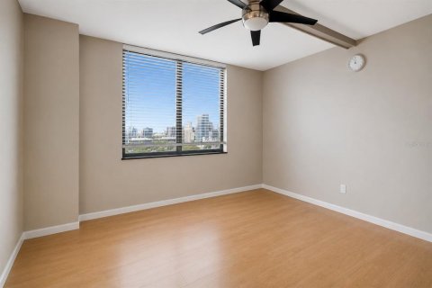 Condo in Orlando, Florida, 2 bedrooms № 2221905 - photo 17