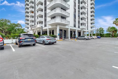 Condo in Orlando, Florida, 2 bedrooms № 2221905 - photo 27
