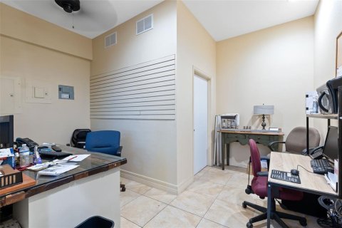 Propiedad comercial en alquiler en Longwood, Florida, 464.51 m2 № 1686464 - foto 28