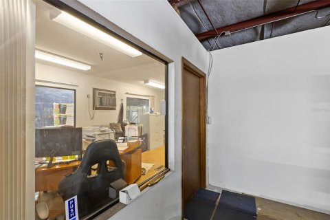Propiedad comercial en alquiler en Longwood, Florida, 464.51 m2 № 1686464 - foto 9