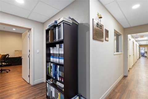 Propiedad comercial en alquiler en Longwood, Florida, 464.51 m2 № 1686464 - foto 15