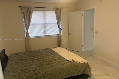 Condo in Sunrise, Florida, 2 bedrooms  № 1996428 - photo 17