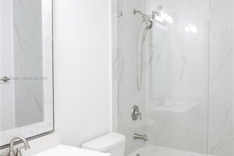 Снять в аренду виллу или дом в Майами, Флорида 6 спален, 241.55м2, № 2020781 - фото 22