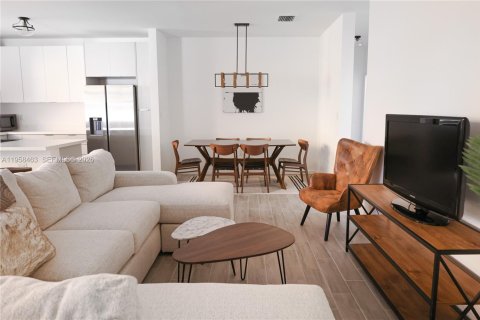 Снять в аренду виллу или дом в Майами, Флорида 6 спален, 241.55м2, № 2020781 - фото 4