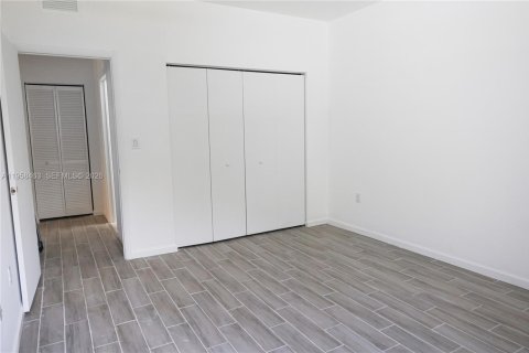 Снять в аренду виллу или дом в Майами, Флорида 6 спален, 241.55м2, № 2020781 - фото 21