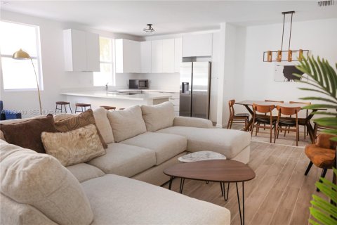 Снять в аренду виллу или дом в Майами, Флорида 6 спален, 241.55м2, № 2020781 - фото 5