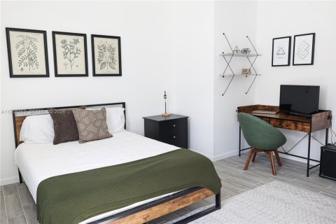 Снять в аренду виллу или дом в Майами, Флорида 6 спален, 241.55м2, № 2020781 - фото 9