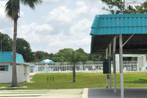 Condo in New Port Richey, Florida, 2 bedrooms № 2266697 - photo 20