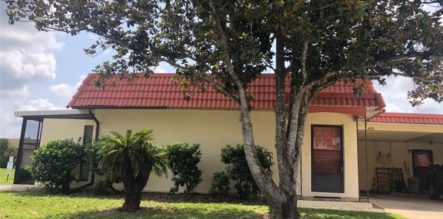 Condo in New Port Richey, Florida, 2 bedrooms № 2266697