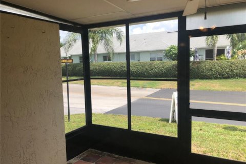 Condo in New Port Richey, Florida, 2 bedrooms № 2266697 - photo 18