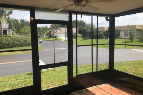Condo in New Port Richey, Florida, 2 bedrooms № 2266697 - photo 17