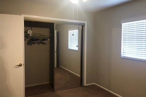 Condo in New Port Richey, Florida, 2 bedrooms № 2266697 - photo 16