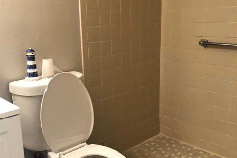 Condo in New Port Richey, Florida, 2 bedrooms № 2266697 - photo 12