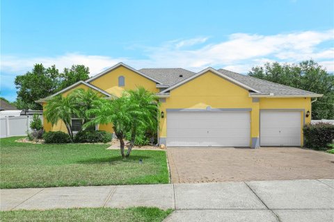 House in Lake Wales, Florida 4 bedrooms, 239.59 sq.m. № 1735567 - photo 1