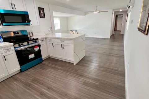 Appartement à louer à Dania Beach, Floride: 2 chambres, 81.1 m2 № 1999161 - photo 3