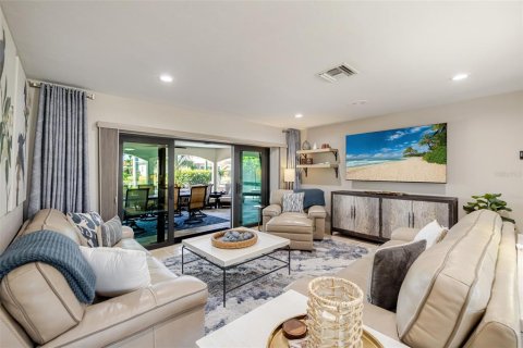 Villa ou maison à vendre à Fort Myers, Floride: 3 chambres, 261.33 m2 № 2206813 - photo 2