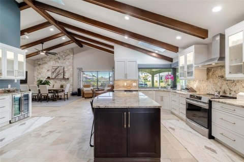 Villa ou maison à vendre à Fort Myers, Floride: 3 chambres, 261.33 m2 № 2206813 - photo 5