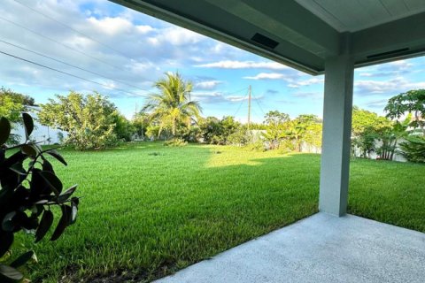 House in Port St. Lucie, Florida 4 bedrooms, 179.49 sq.m. № 2245457 - photo 20