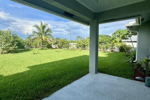 House in Port St. Lucie, Florida 4 bedrooms, 179.49 sq.m. № 2245457 - photo 21