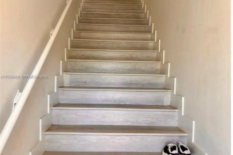 Condo in Miami, Florida, 3 bedrooms  № 2049085 - photo 14