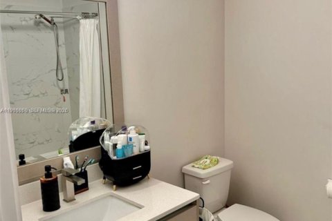 Condo in Miami, Florida, 3 bedrooms  № 2049085 - photo 9