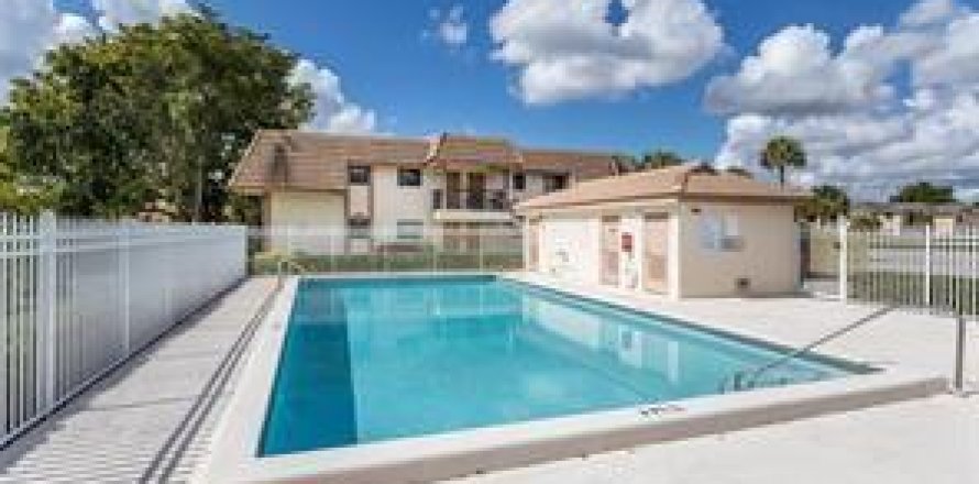 Apartamento en Coral Springs, Florida 3 dormitorios, 105.72 m2 № 1227001