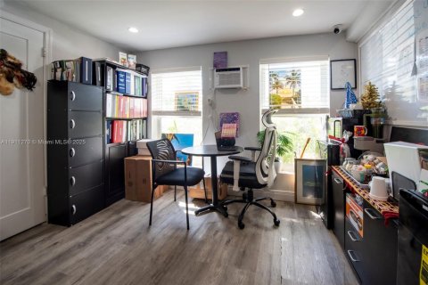 Propiedad comercial en venta en Hollywood, Florida № 1973421 - foto 6