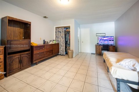 Propiedad comercial en venta en Hollywood, Florida № 1973421 - foto 5