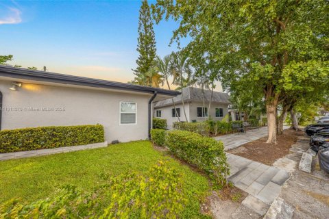 Propiedad comercial en venta en Hollywood, Florida № 1973421 - foto 3