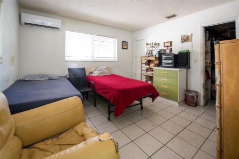 Propiedad comercial en venta en Hollywood, Florida № 1973421 - foto 4