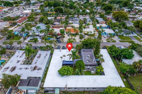 Propiedad comercial en venta en Hollywood, Florida № 1973421 - foto 12