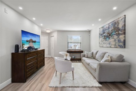 Condo in Kissimmee, Florida, 2 bedrooms  № 2224908 - photo 24