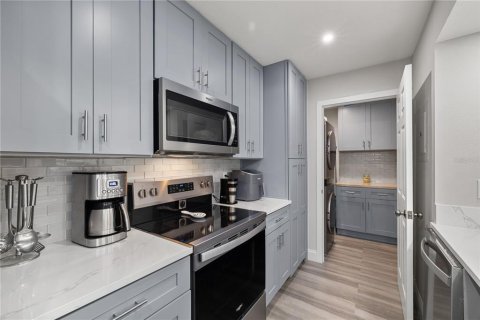 Condo in Kissimmee, Florida, 2 bedrooms  № 2224908 - photo 14