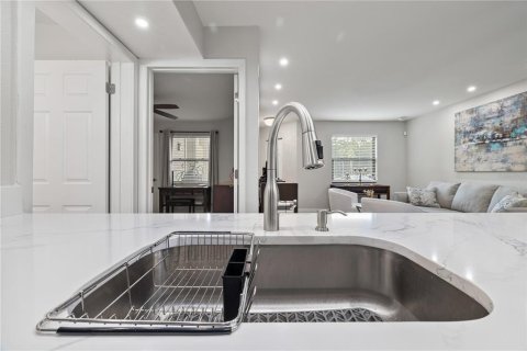Condo in Kissimmee, Florida, 2 bedrooms  № 2224908 - photo 15