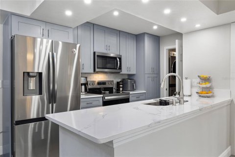 Condo in Kissimmee, Florida, 2 bedrooms  № 2224908 - photo 18