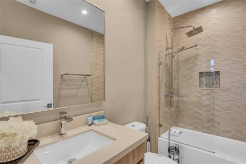 Touwnhouse à vendre à Kissimmee, Floride: 4 chambres, 218.88 m2 № 1518296 - photo 22