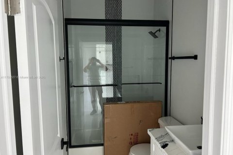 Купить виллу или дом в Лихай-Эйкерс, Флорида 3 спальни, № 1985391 - фото 15