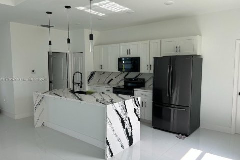 Купить виллу или дом в Лихай-Эйкерс, Флорида 3 спальни, № 1985391 - фото 7