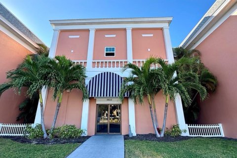 Condominio en Saint Petersburg, Florida, 1 dormitorio № 2104206