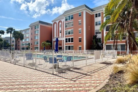 Condominio en venta en Saint Petersburg, Florida, 1 dormitorio, 83.61 m2 № 2104206 - foto 13
