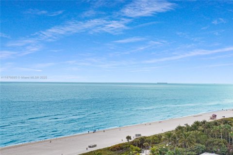 Apartment in Miami Beach, Florida 2 bedrooms, 111.48 sq.m. № 2036986