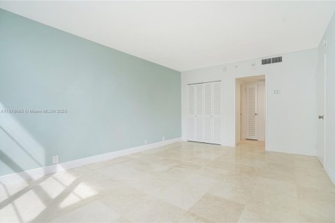 Apartment in Miami Beach, Florida 2 bedrooms, 111.48 sq.m. № 2036986 - photo 6