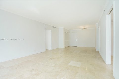 Apartment in Miami Beach, Florida 2 bedrooms, 111.48 sq.m. № 2036986 - photo 9