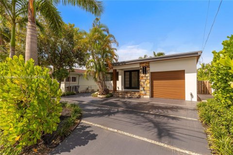 Casa en venta en Surfside, Florida, 3 dormitorios, 152.08 m2 № 2368300 - foto 3