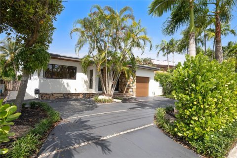 Casa en venta en Surfside, Florida, 3 dormitorios, 152.08 m2 № 2368300 - foto 4
