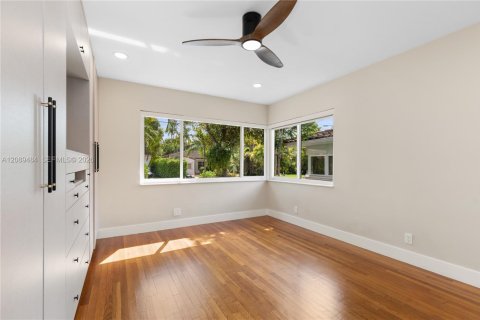 Casa en venta en Surfside, Florida, 3 dormitorios, 152.08 m2 № 2368300 - foto 27