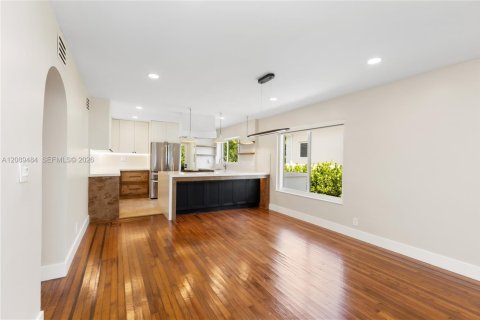 Casa en venta en Surfside, Florida, 3 dormitorios, 152.08 m2 № 2368300 - foto 13